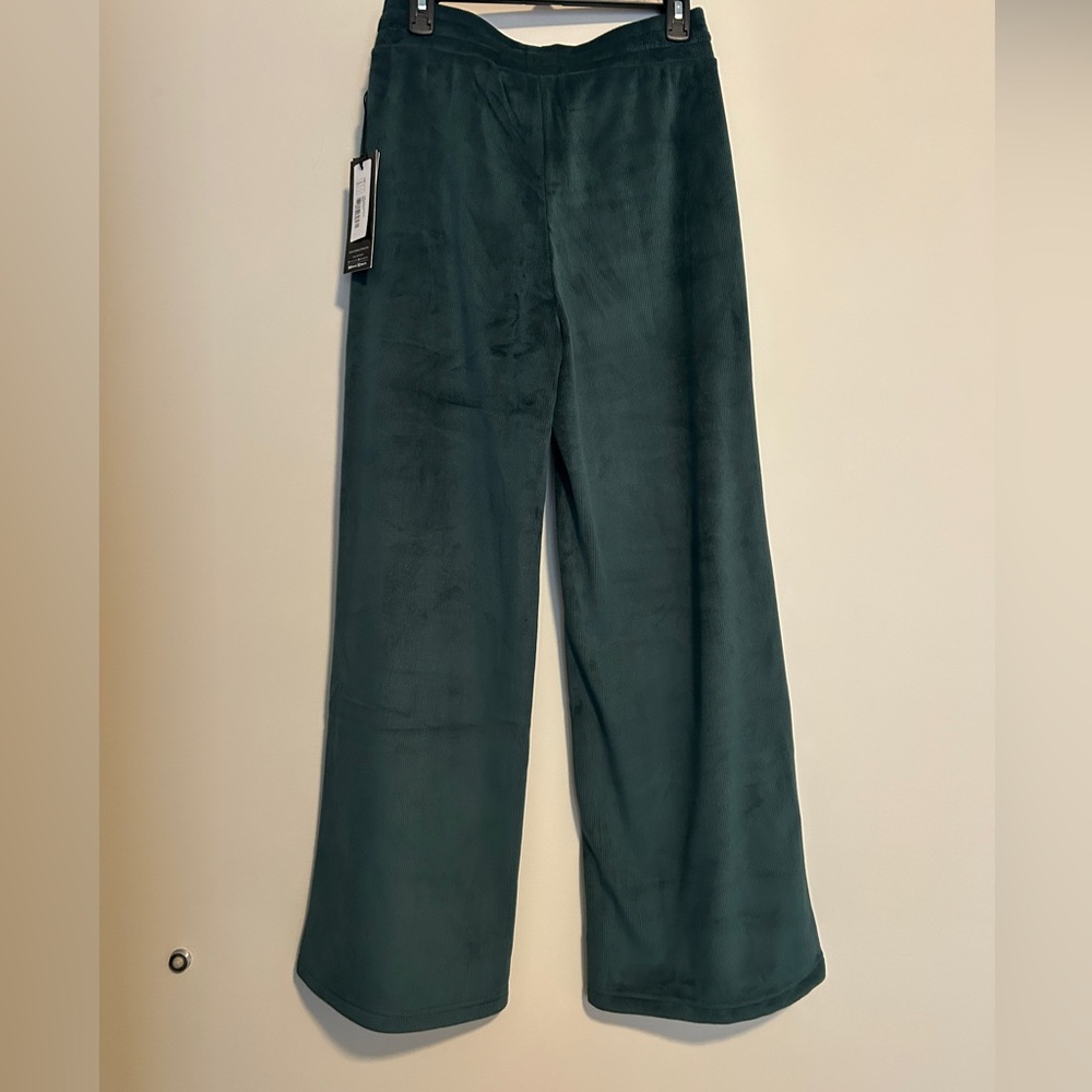 New Kyodan Pine Green Velour Pants Wide Leg Athleisure NWT size small stretchy